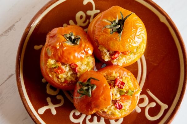Tomates assados recheados: uma explosão de sabor e saúde em cada mordida 2 Tomates assados recheados.