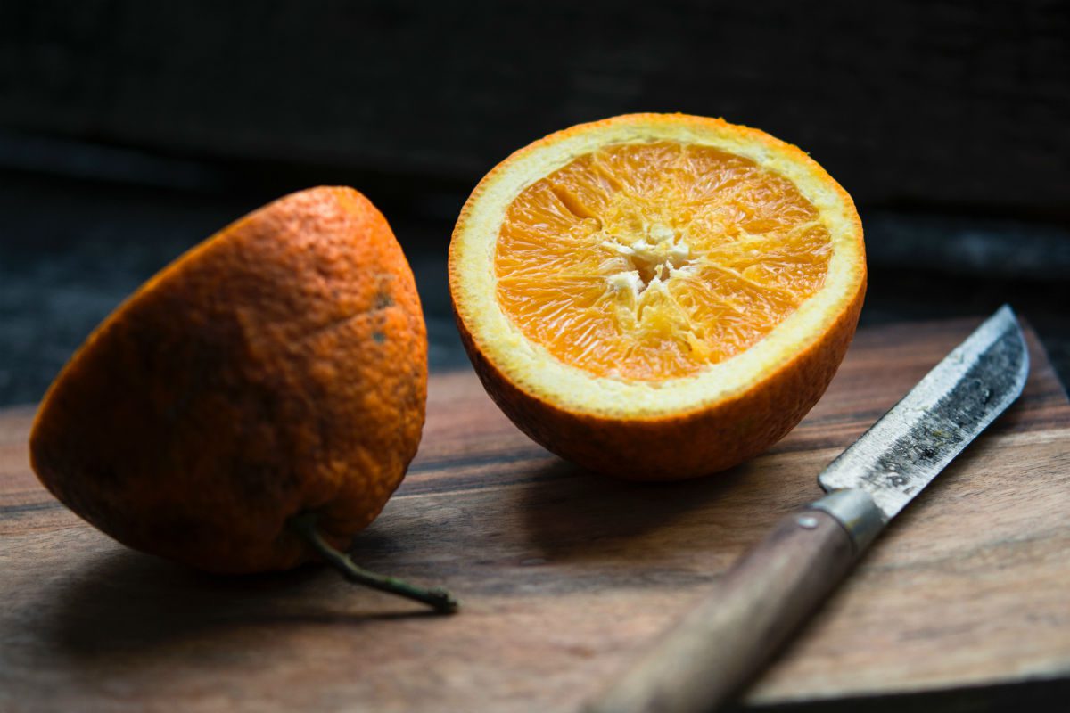 como comer laranja