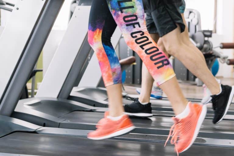 Correr na esteira: confira dicas para para emagrecer em segurança 1 correr na esteira