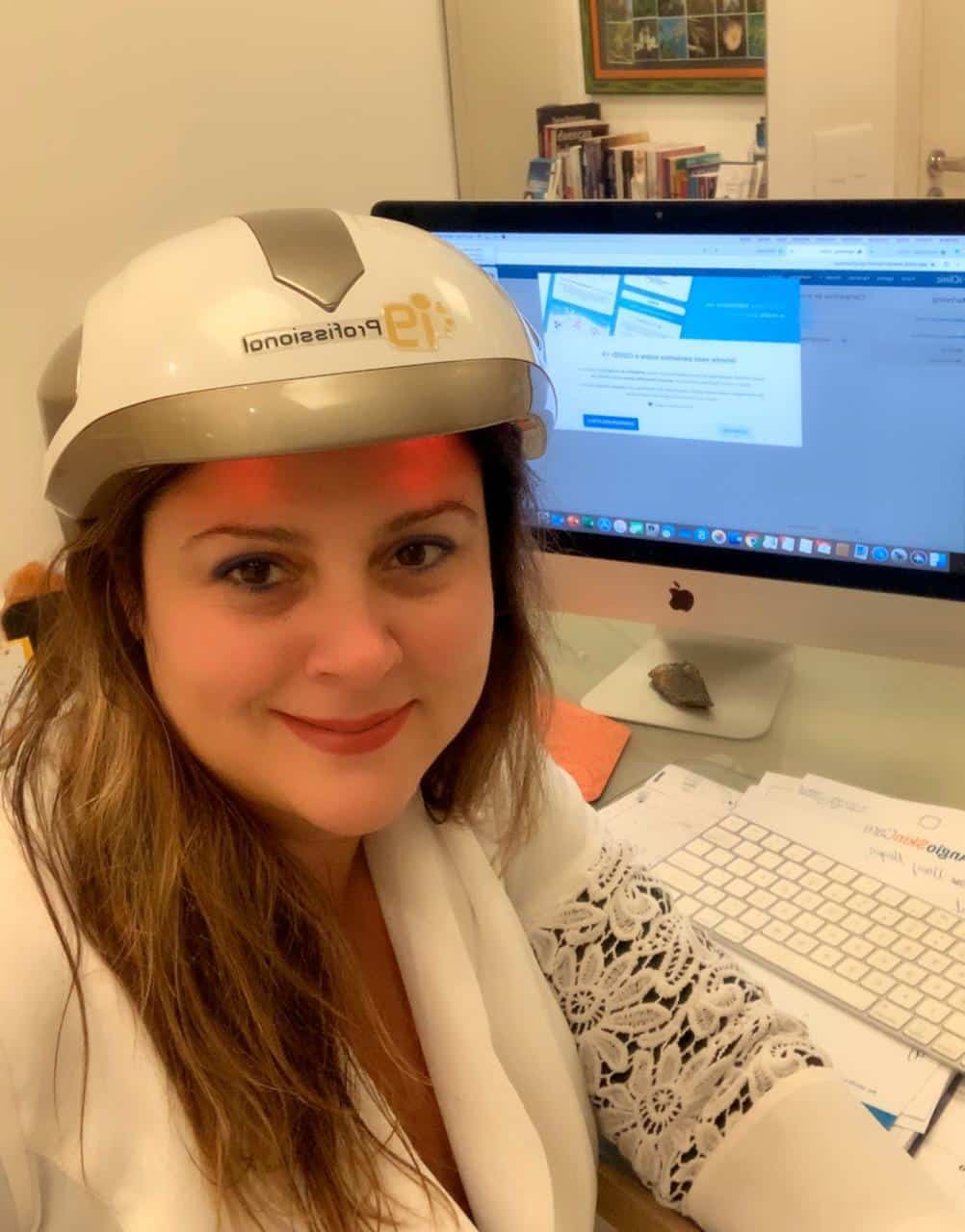 Dra. Flávia Maklouf aponta o stress como causa de queda de cabelos (Imagem: Divulgação)