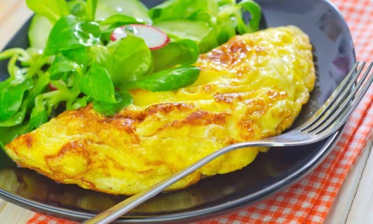 Crepioca com frango desfiado.