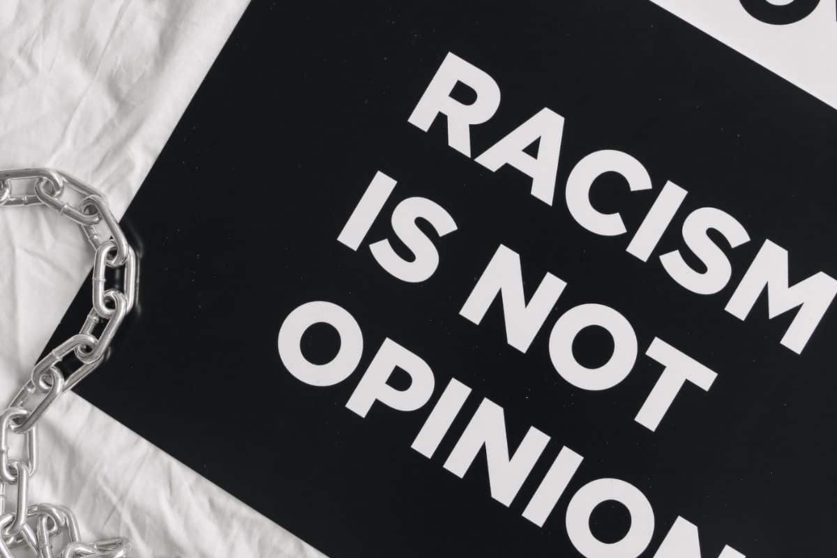 racismo não é opinião