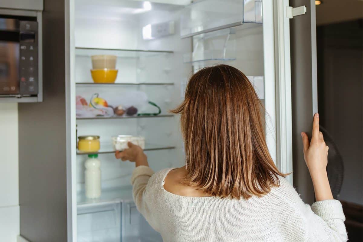 Como desinfetar a geladeira com 5 dicas práticas e segura