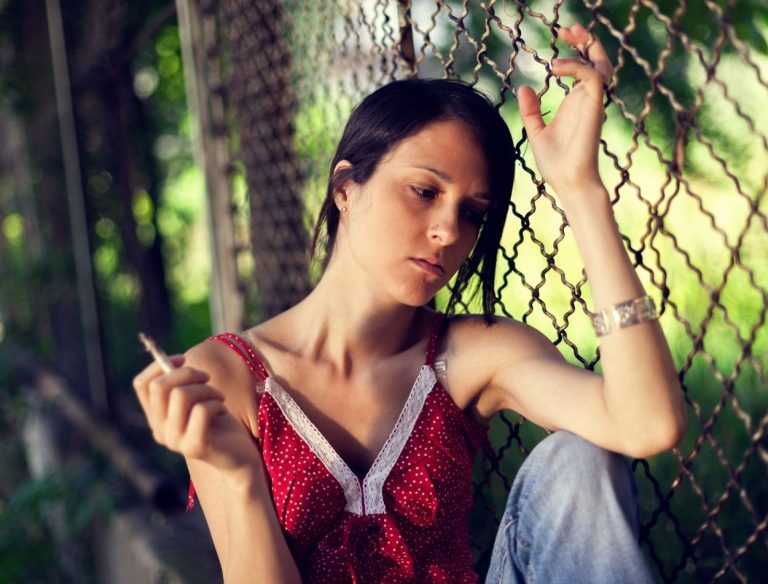 Por que a pessoa engorda quando para de fumar? Veja o que é mais comum de ocorrer