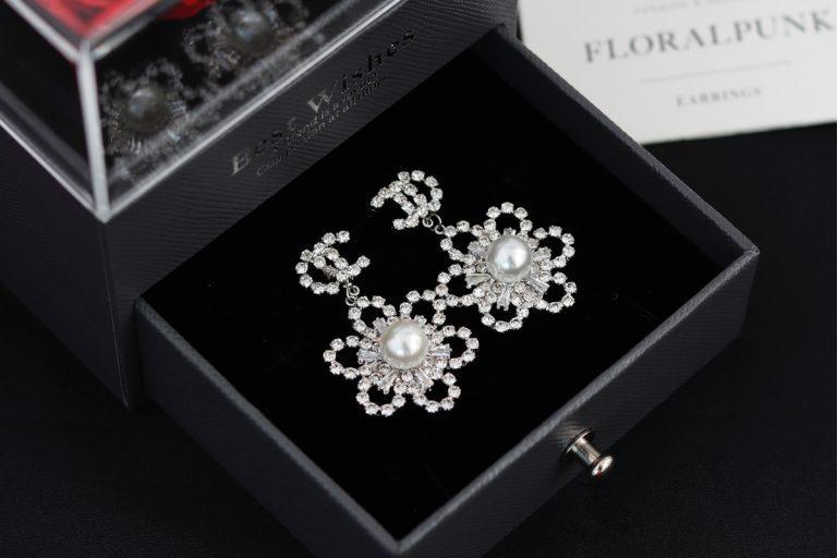 Como escolher brincos para amenizar o risco de alergias?