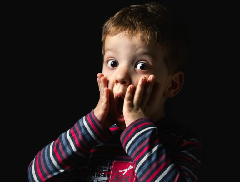 Entenda o medo infantil e o que acontece de acordo com a faixa etária 7 Medo Infantil
