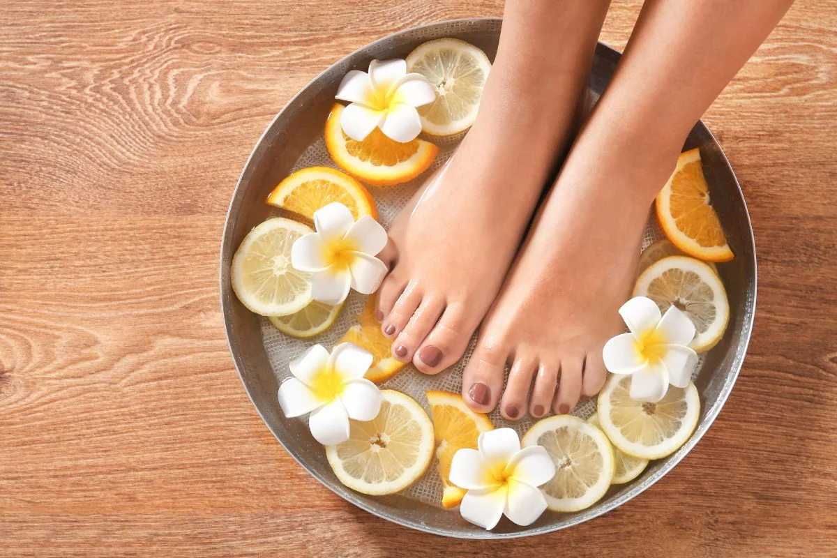 prevenir chulé com escalda pés de frutas cítricas