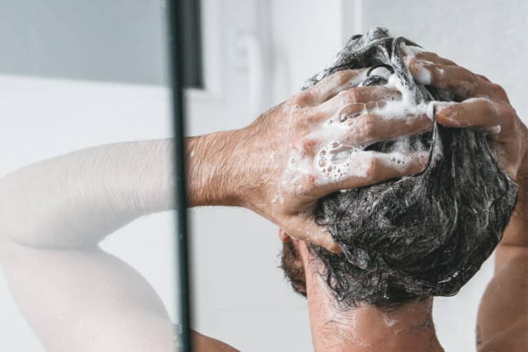 Shampoo antirresíduos pode ser usado sempre ou não? Veja qual a frequência certa 2 usar Shampoo antirresíduos