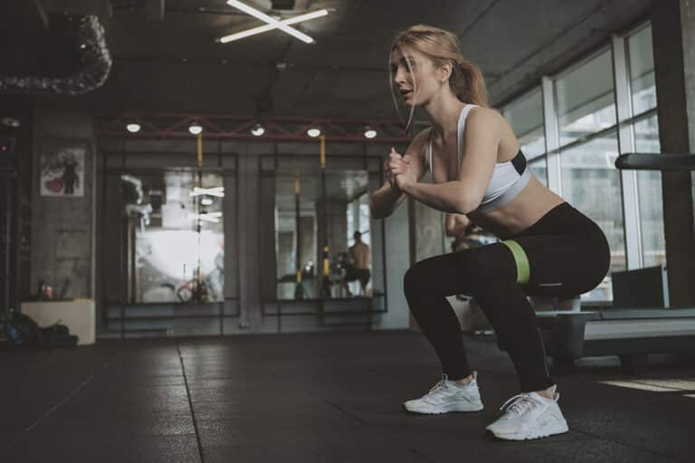 Quantas calorias perdem fazer 10 agachamentos? Confira estudo científico 4 Quantas calorias perdem fazer 10 agachamentos - Reprodução Freepik