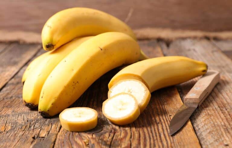 Banana é low carb? Conheça seus benefícios e saiba a melhor hora de consumir 6 Benefícios da Banana.
