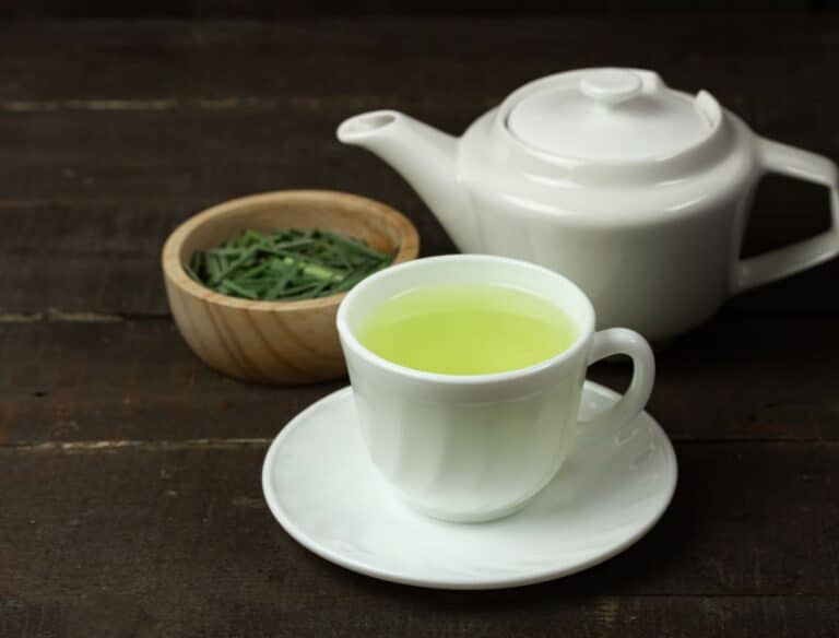 Chá de capim-limão ajuda a dormir melhor e até no tratamento de doenças; veja só 4 Chá de capim-limão ajuda a dormir melhor