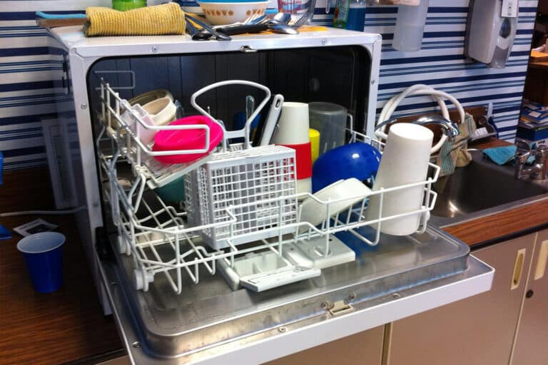 cuidar da máquina de lavar louça?