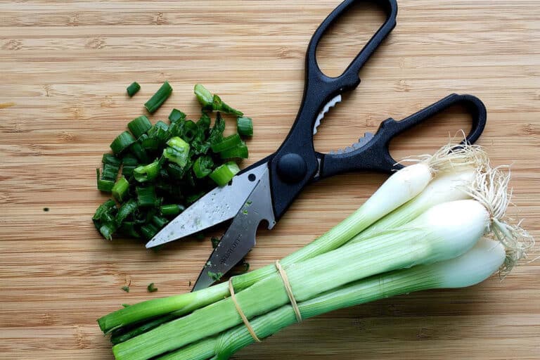 O que não fazer com a tesoura na hora de manusear alimentos? Evite erros grosseiros 4 O que não fazer com a tesoura na hora de manusear alimentos;