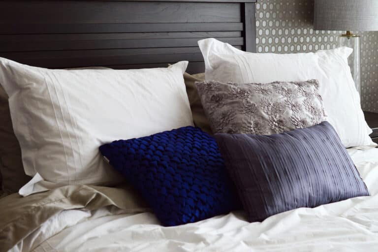 É certo colocar o travesseiro no sol? Qual a melhor maneira de higienizar? 5 É certo colocar o travesseiro no sol? Qual a melhor maneira de higienizar?