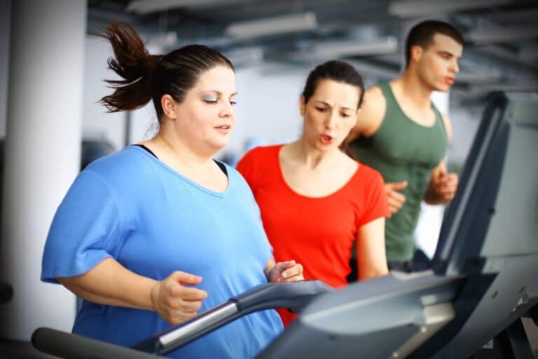 Atividades físicas e sobrepeso: conheça 3 tipos que devem ser evitadas urgentemente 4 atividades físicas e sobrepeso