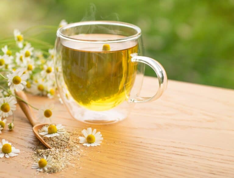 Cultivar camomila para fazer um bom chá.