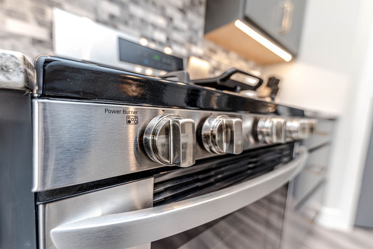 Conheça 5 produtos para limpar o forno que NUNCA devem ser usados 1 produtos que NUNCA devem ser usados para limpar o forno