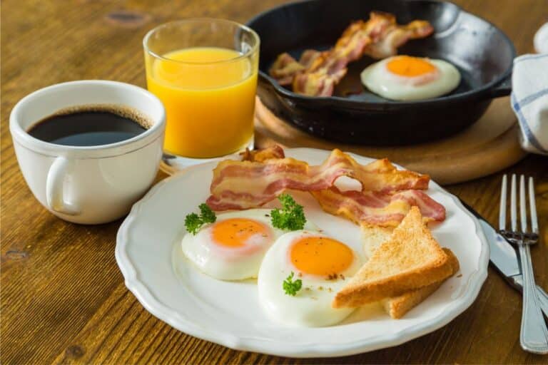 03 maneiras fáceis de preparar ovos para variar no café da manhã 1 maneiras fáceis de preparar ovos com bacon