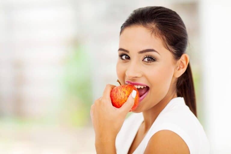 Pode comer maçã na dieta Low Carb? Aproveite seus efeitos antioxidantes sem errar 3 Pode comer maçã