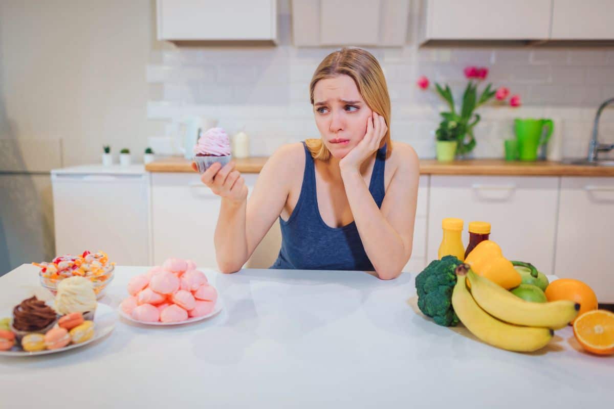 Conheça 10 alimentos que pioram enxaqueca: evite-os a qualquer custo! 2 alimentos doces pioram enxaqueca