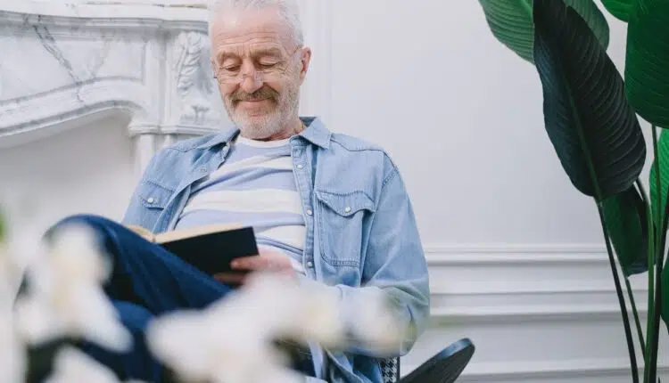 benefício da leitura para idosos.