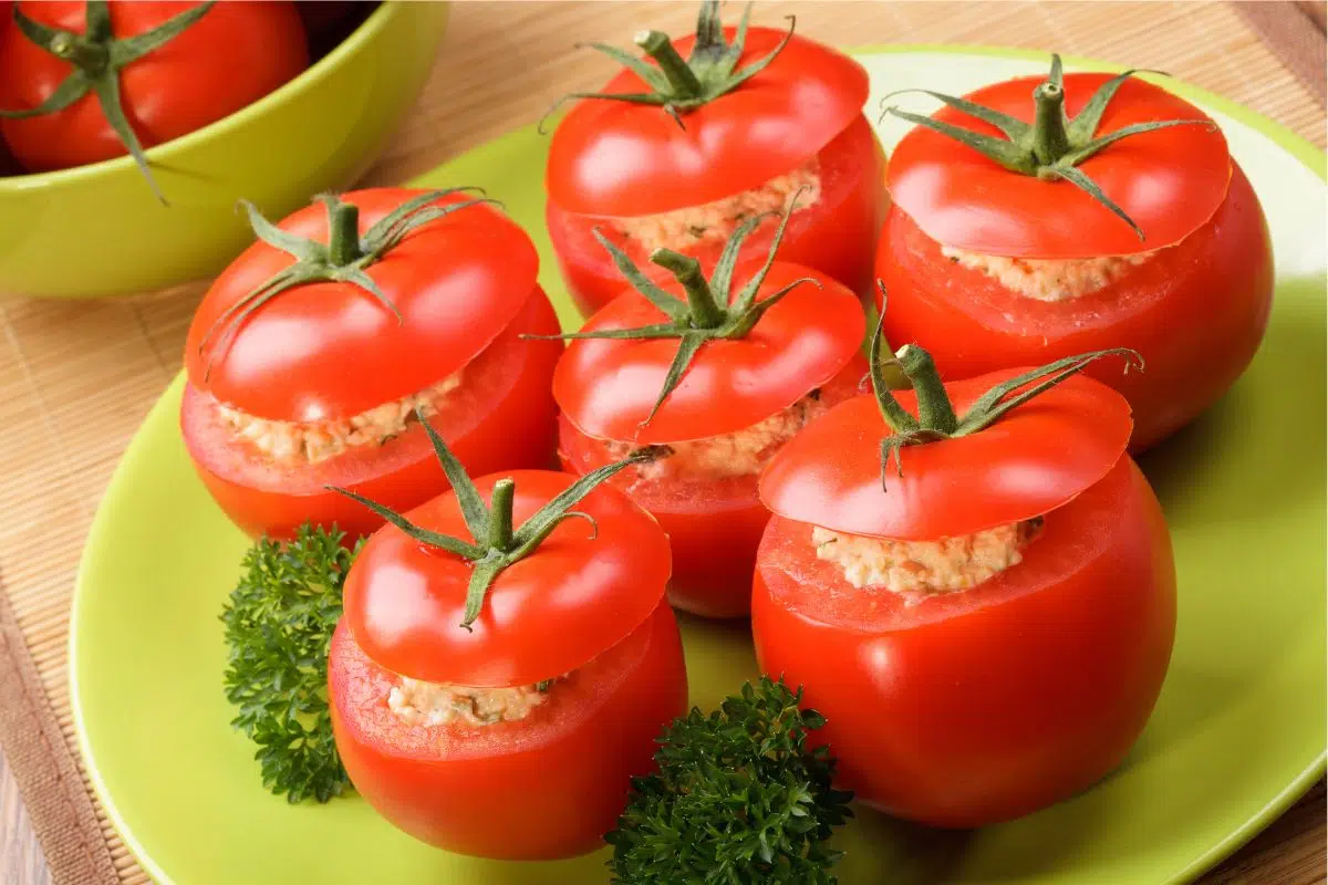 benefícios do tomate recheado