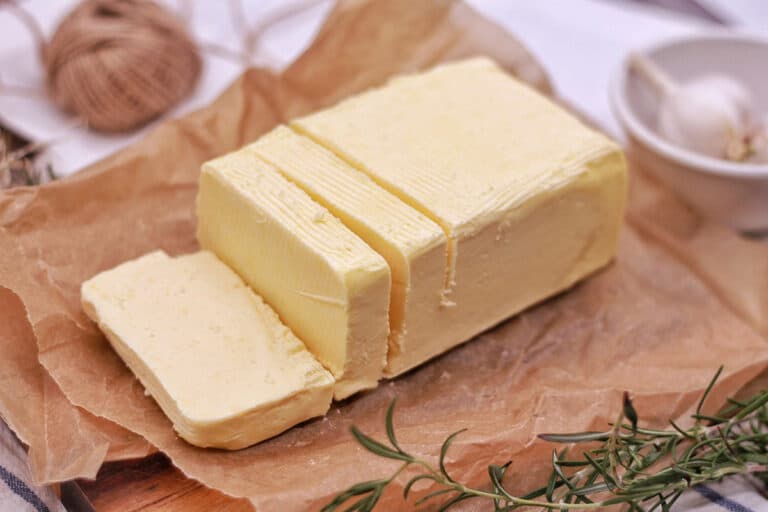 Manteiga ou margarina: qual é a mais saudável? Aprenda como escolher a melhor 7 Manteiga e margarina; qual é a mais saudável? Descubra o motivo