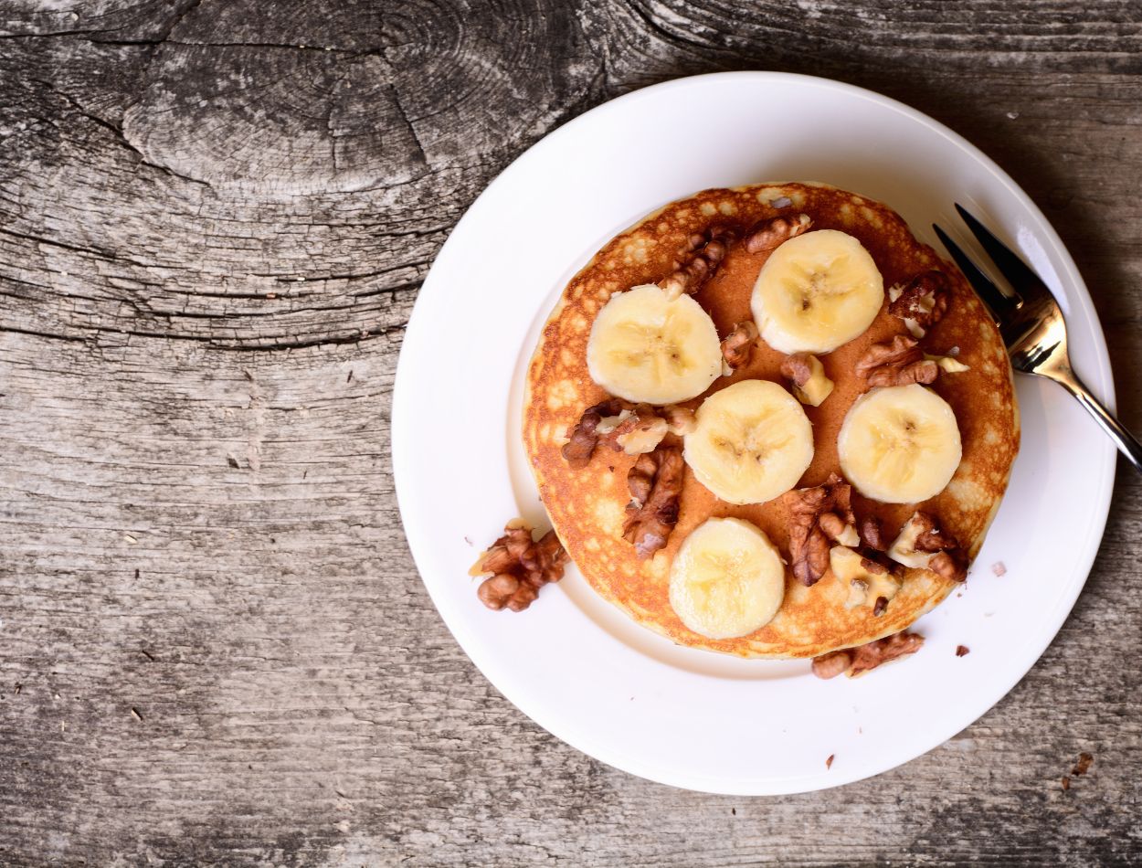 Panqueca de banana Low carb com apenas 4 ingredientes; confira 1 Panqueca de banana low carb.