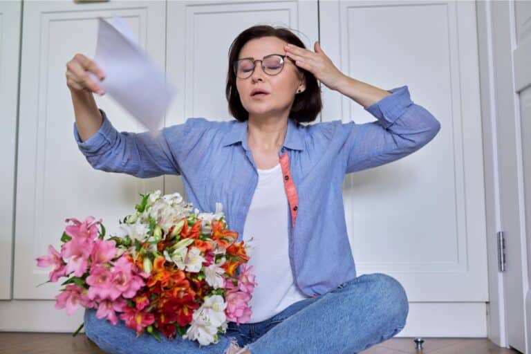 Quais são os primeiros sintomas de menopausa? Entenda todos eles e não se apavore! 8 primeiros sinais de menopausa