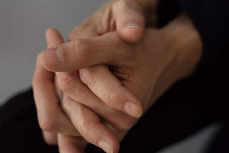 O que as linhas verticais nas unhas podem significar? 8 O que as linhas verticais nas unhas podem significar?