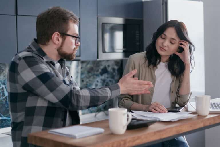 saber se alguém está mentindo