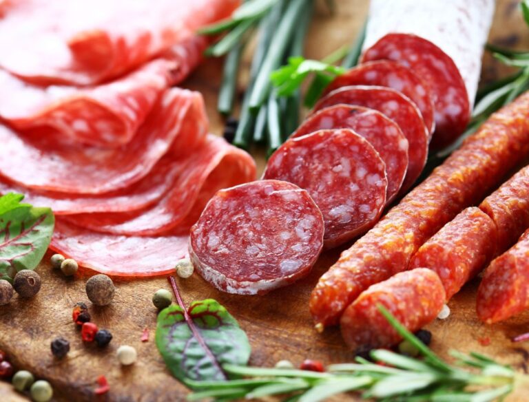 O que tem no salame? Tem benefícios a saúde? Descubra SaúdeLab