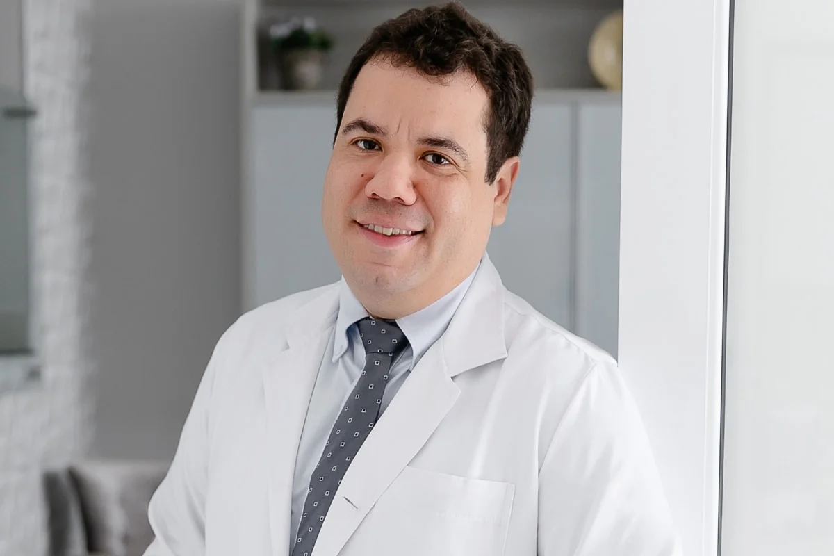 Dr. Ronaldo Andrade.