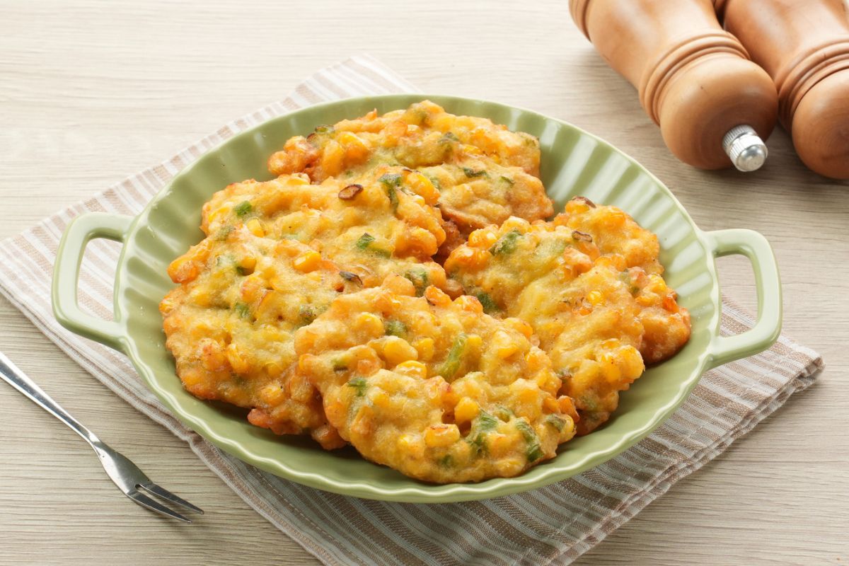 Bolinho de milho verde assado.