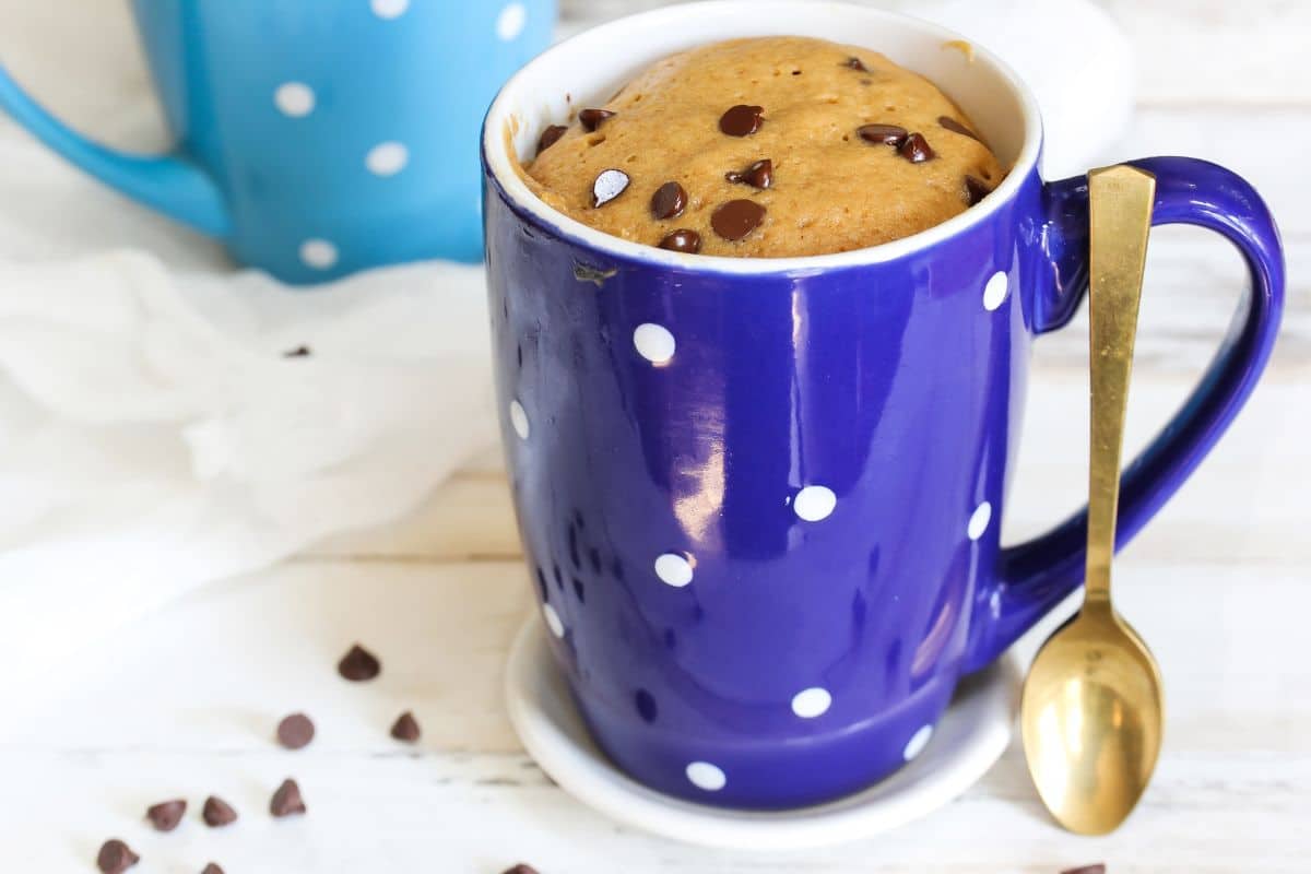 Bolo de cenoura de caneca: com poucos ingredientes e pronto em menos de 5 minutos 2 Bolo de cenoura de caneca