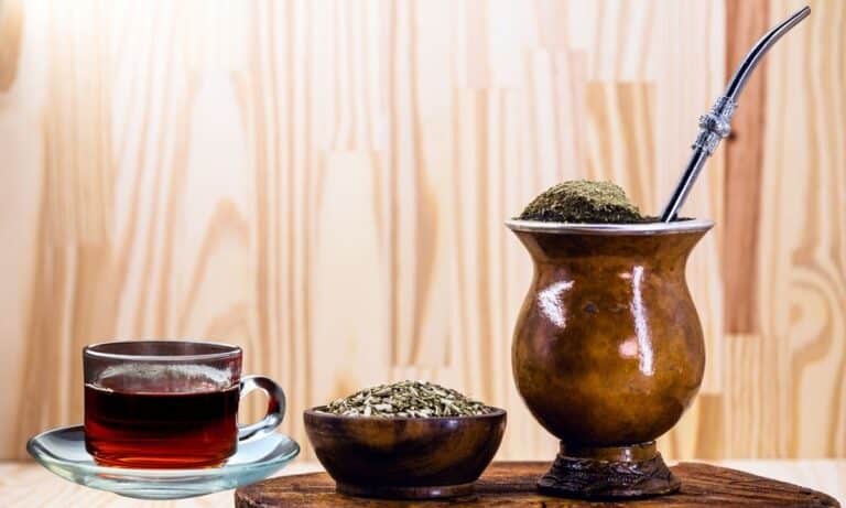 Chá de Erva-Mate: conheça os benefícios, cuidados e como preparar corretamente 1 Chá de erva-mate.