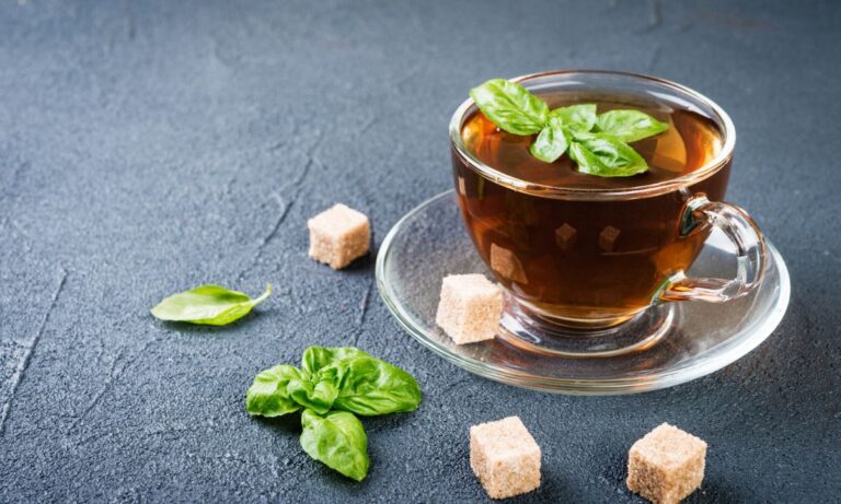 Chá de Alfavaca (Manjericão) protege os rins: conheça seus benefícios e saiba preparar 7 Chá de Alfavaca.