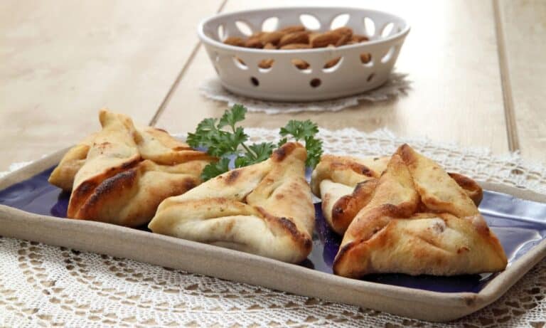 Esfiha com massa de pastel na airfryer: lancheira das crianças está garantida 5 Esfiha com massa de pastel na Air Fryer.