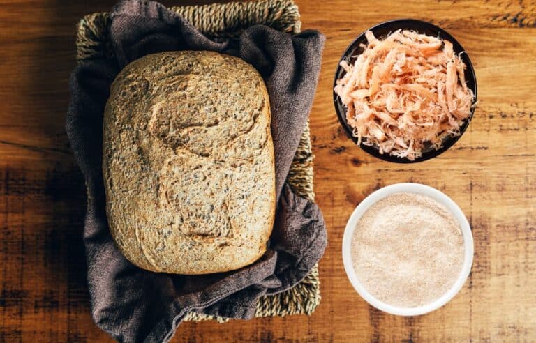 Pão de Frango Low Carb: receita fácil para a hora do lanche 8 Pão de Frango Low Carb.