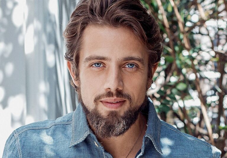 Ator Rafael Cardoso