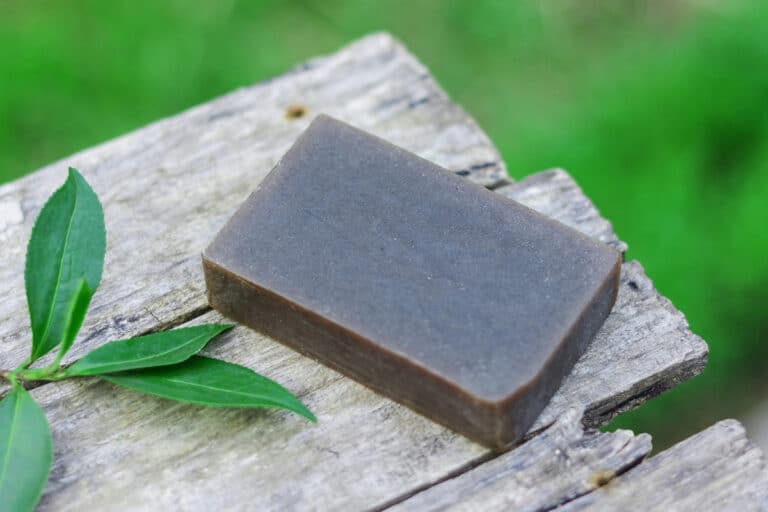 Sabonete de carvão ativado: saiba quais são as utilidades e seus benefícios 3 Sabonete de carvão ativado: quais são as utilidades e benefícios dele?