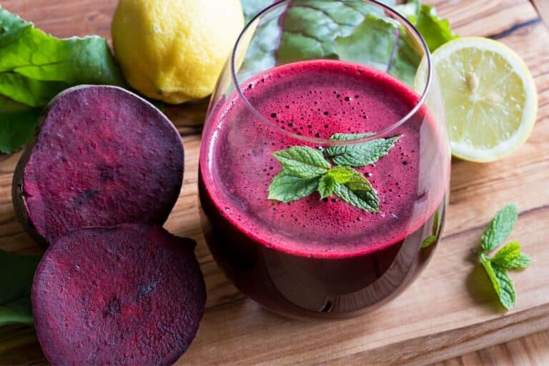 Suco de beterraba para pré-treino: aprenda como fazer opção barata e mais nutritiva 1 suco de beterraba