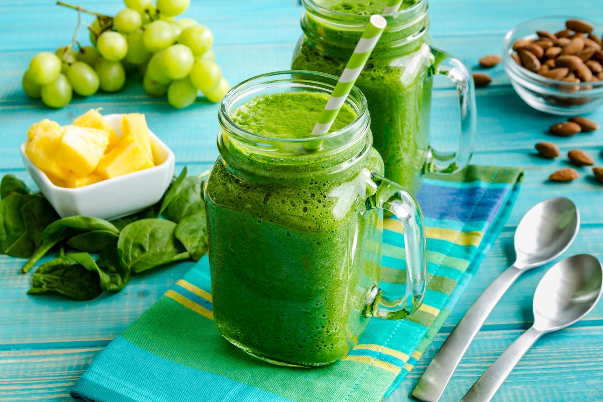 Suco de couve: 03 combinações par variar e nutrir com muito sabor 1 suco de couve