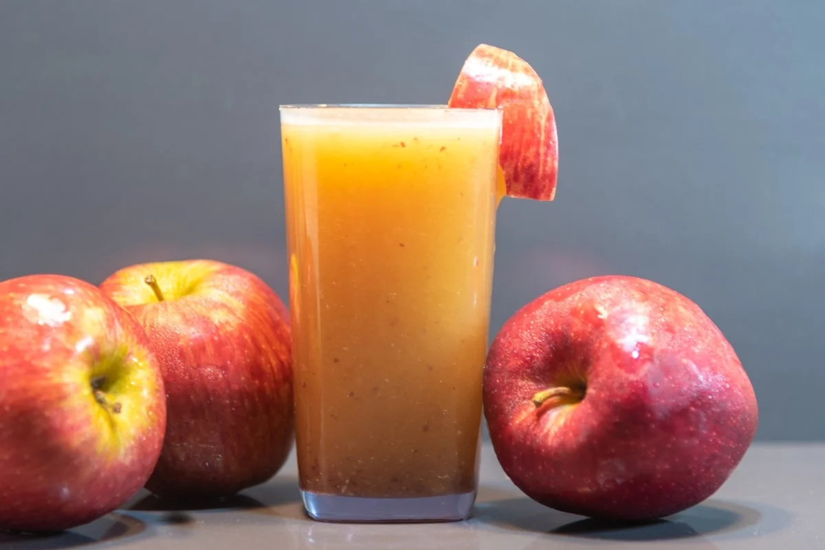 Suco de maçã natural como fazer: confira o passo a passo e os benefícios
