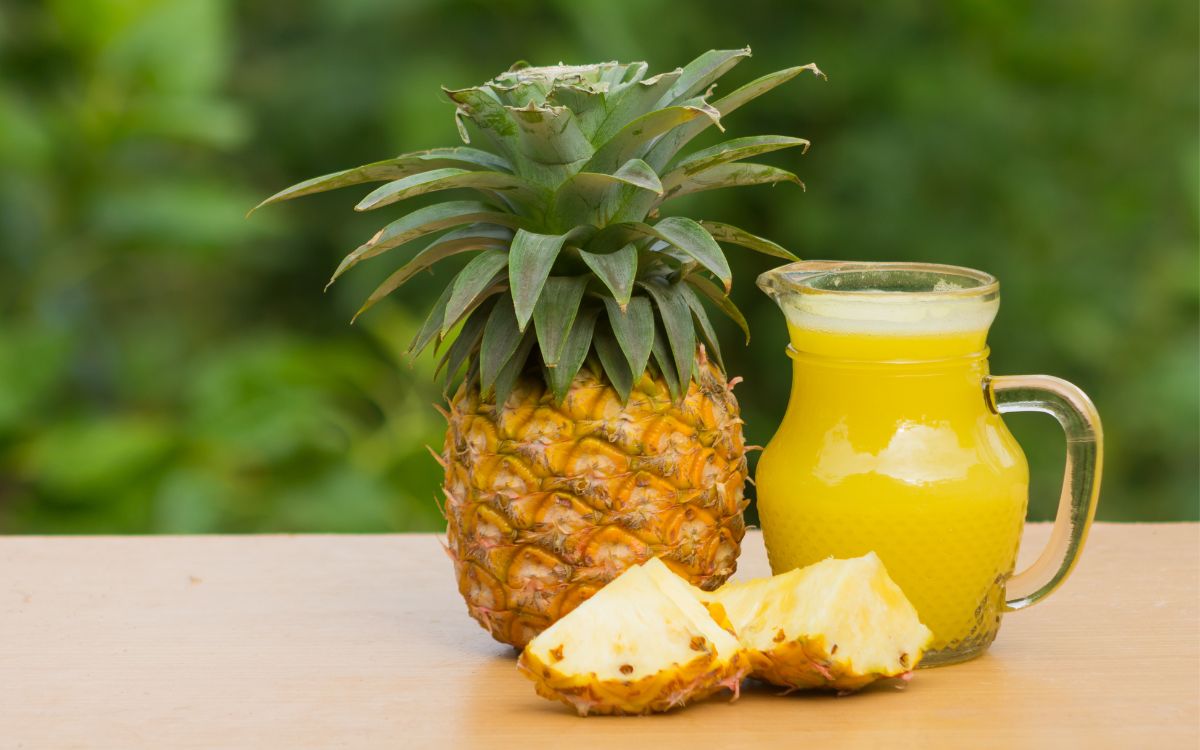 Abacaxi prende ou solta o intestino? Saiba como consumir na hora certa 2 Abacaxi prende ou solta o intestino? / Fonte: Canva