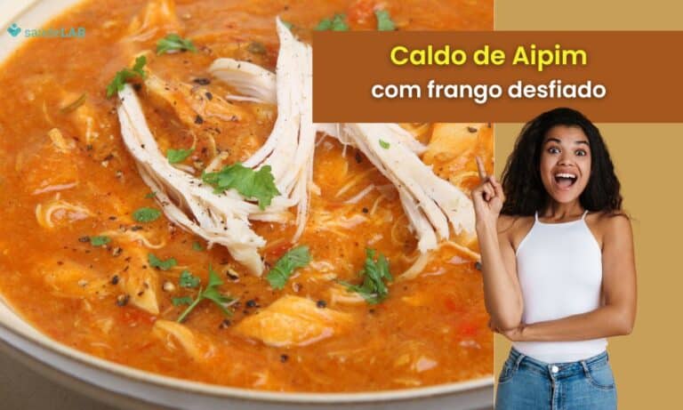 Caldo de aipim com frango desfiado.