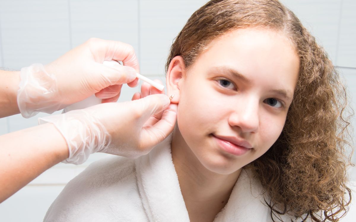 O que não pode comer quando fura a orelha? Conheça os cuidados indispensáveis 3 O que não pode comer quando fura a orelha