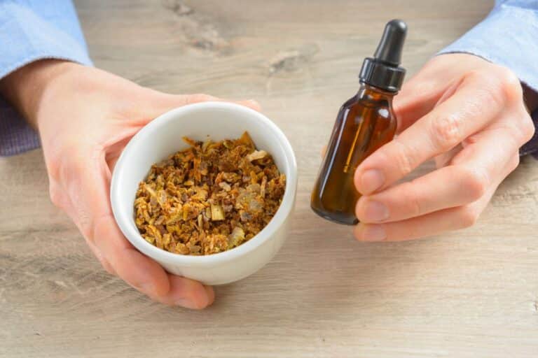 Nova tecnologia suaviza o sabor característico da própolis e potencializa sua absorção pelo organismo 1 Própolis