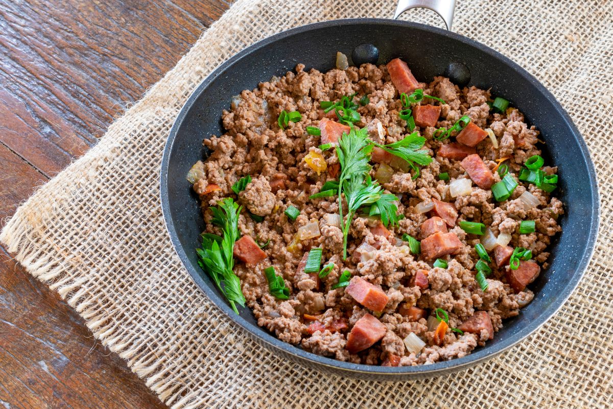 Farofa de pinhão com carne moída: excelente acompanhamento para o almoço de domingo 2 Farofa de pinhão com carne moída