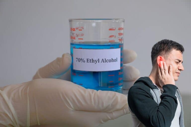 Pode ou não pode pingar álcool no ouvido? Descubra se a prática pode ser perigosa 4 pingar álcool no ouvido.